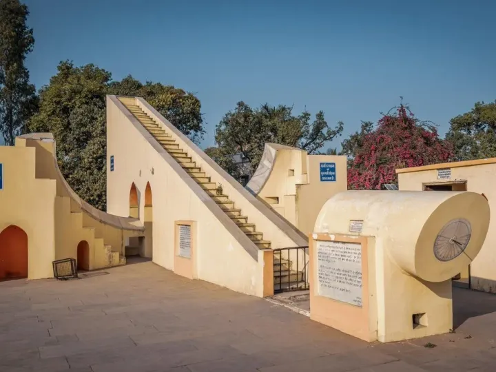 The stone instruments of the Vedh Shala observatory in Ujjain